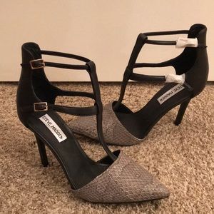 Never been worn STEVE MADDEN HEELS